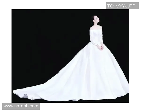 国外足球明星的美丽妻子们她们的魅力与风采尽显无遗